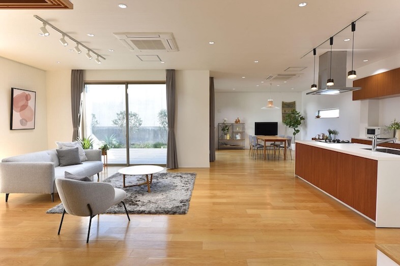 スタジオPia 36.Hygge｜【1F】キッチンとリビングを同じ画角に入れたLDK