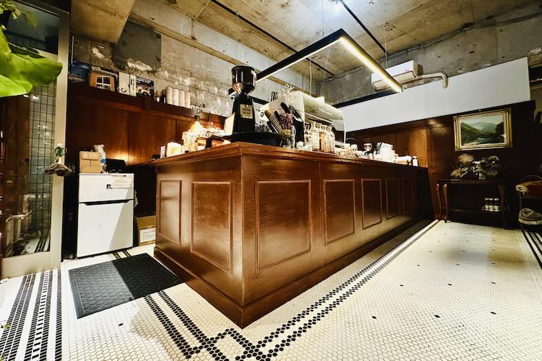 in the house / Nishiwaseda “Emporium”｜【カフェスペース】レジカウンターなどのオーダーシーンに最適