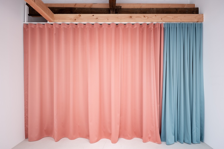 GREEN BOX IKEJIRI｜【控室・大】カーテンは幅３mの背景として使用可能