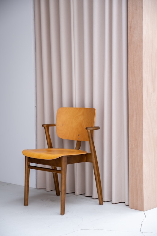 GREEN BOX IKEJIRI｜【控室・小】アイボリーのカーテンを閉じれば背景としても使用可能