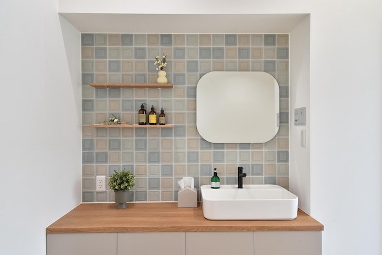 スタジオPia 36.Hygge｜【2F】おしゃれなタイル壁が際立つ洗面スペース
