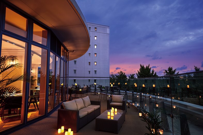 MARINE TOWER WEDDING｜【4階】マジックアワー時の特別な瞬間が撮れるのはまさに唯一無二