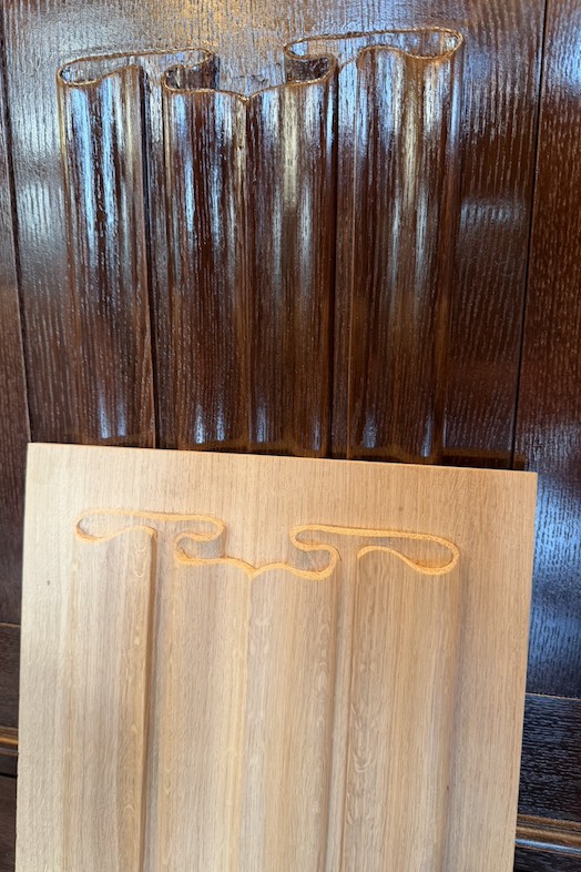 英国洋館スタジオ 地球屋｜【ヴィクトリアサロン】職人が手がけたリネンフォードの腰壁