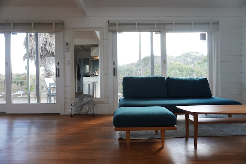 JF TORAMI STUDIO｜リビングと海の抜け感抜群！SNSや広告、カタログ向けの撮影も可能な海が見えるスタジオ