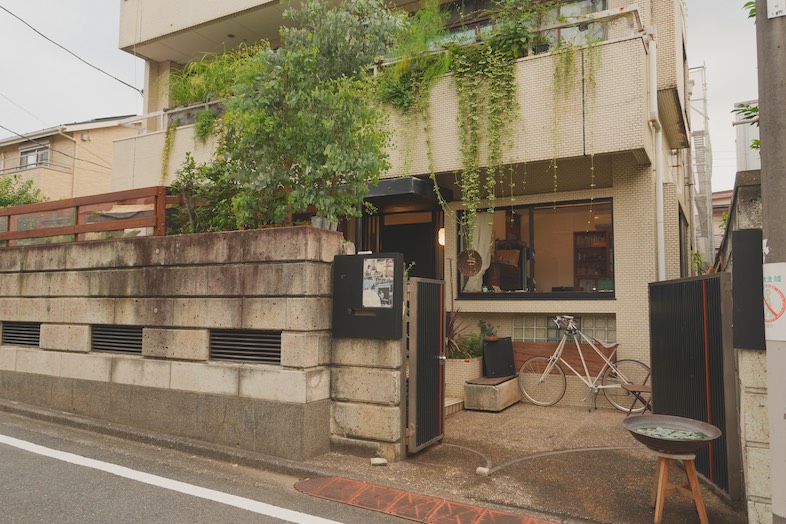 アトリエ阿佐ヶ谷｜植栽が彩るスタジオ外観