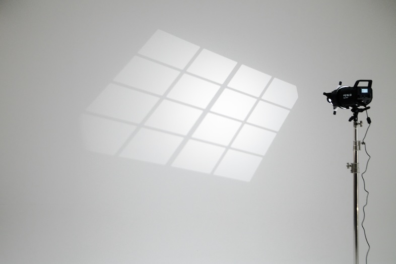 Studio ZONA 市ヶ谷店｜様々な照明フィルターを常備しているので、人物撮影、物撮りにもフィット