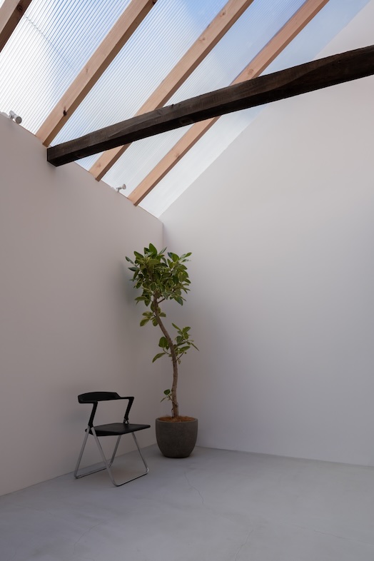 GREEN BOX IKEJIRI｜【1階スタジオ】北側向きのトップライトなので、日中は安定した光が入ってきます