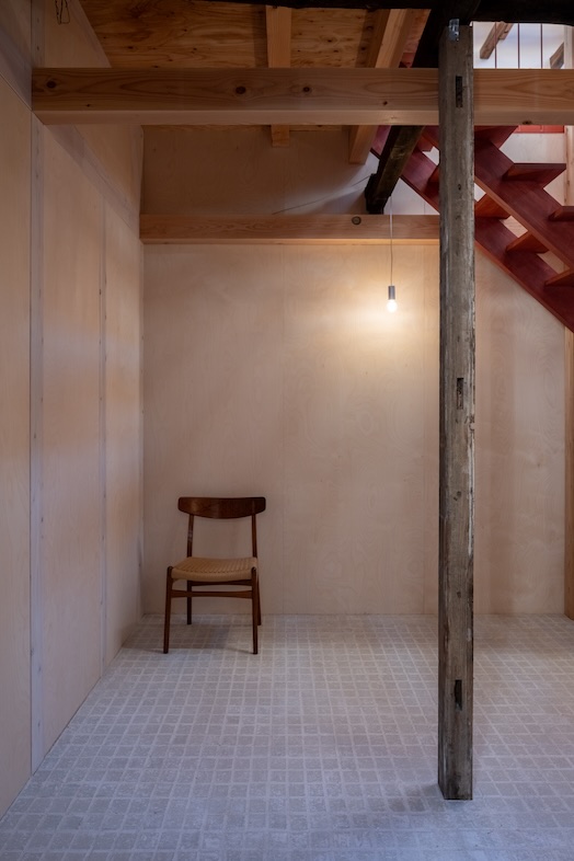 GREEN BOX IKEJIRI｜【1階ホール】ライトグレーの粗面タイルが落ち着きを演出