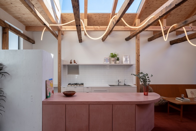 GREEN BOX IKEJIRI｜【2階大部屋】モールテックス天板のアイランドキッチンは商品撮影に最適