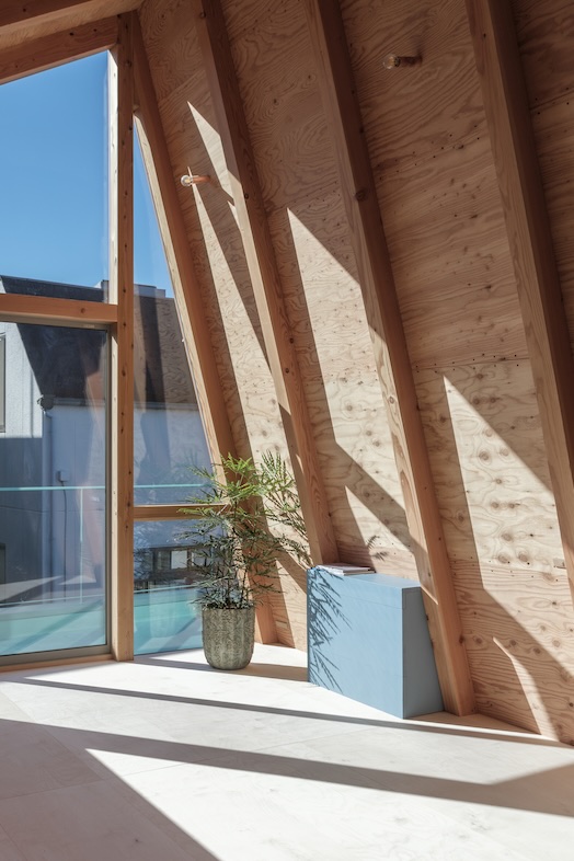 GREEN BOX IKEJIRI｜【3階屋根裏部屋】最大天井高4mの開放感ある空間