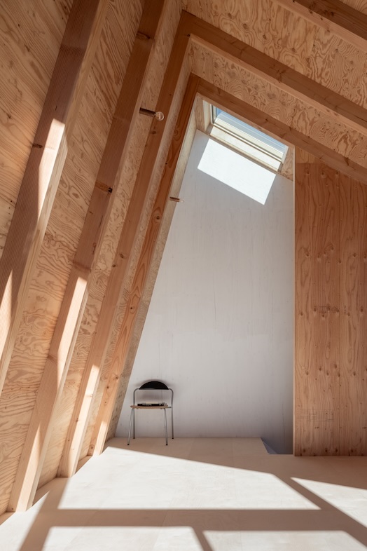 GREEN BOX IKEJIRI｜【3階屋根裏部屋】屋根裏部屋のような空間