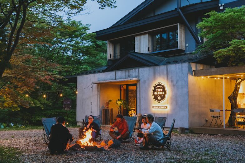 TINY GARDEN 蓼科 URBAN RESEARCH DOORS｜【LODGE】キャンプ場ならではのナイトシーン撮影も可能