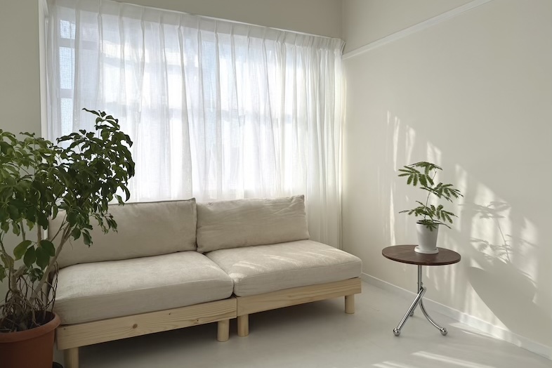 studio jane 水道橋スタジオ｜【White room】南西向きの大きな窓から入る自然光が魅力