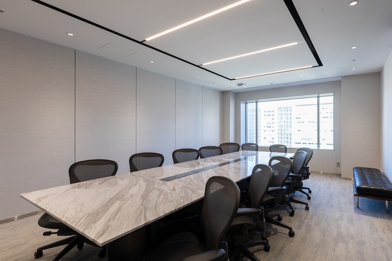 The Executive Centre セルリアンタワー｜重厚感ある会議室は、グローバル企業の意思決定シーンや役員会議に最適