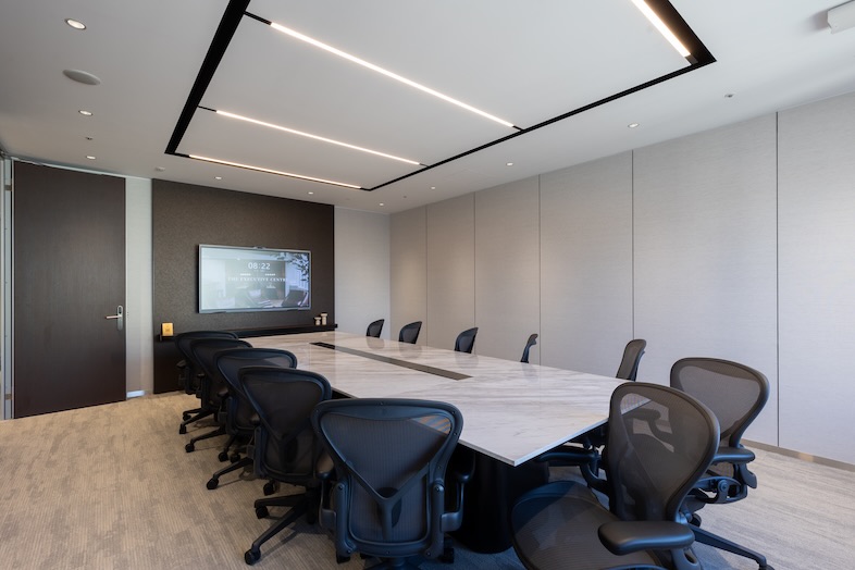 The Executive Centre セルリアンタワー｜壁面モニターを活かし、プレゼンや戦略会議の撮影に即対応可
