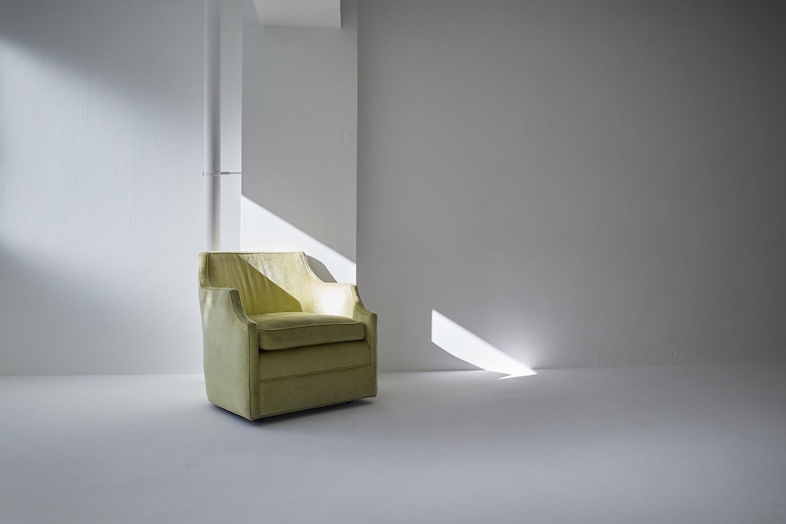 ライカムスタジオ｜アクセントチェアを置くだけでも絵になる空間