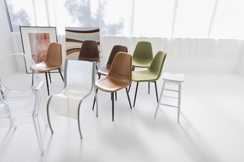 ライカムスタジオ｜撮影に使いやすいチェア・スツールを豊富に取り揃えています