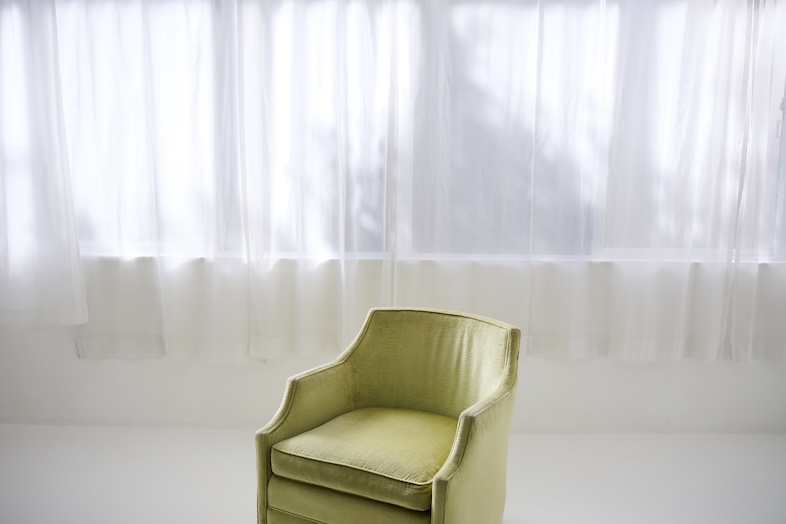 ライカムスタジオ｜ソファを一点置きした構成は、インタビュー・対談シーンの撮影に使いやすい