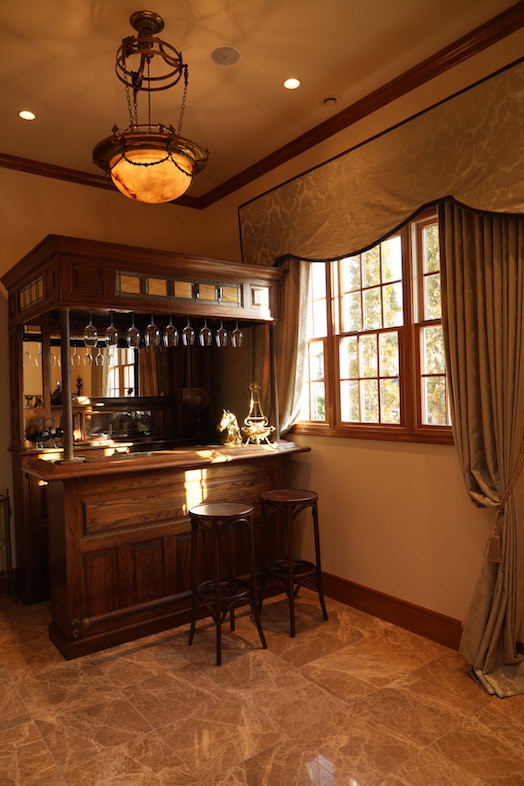 英国洋館スタジオ 地球屋｜【スターラインサロン】クの喫煙室を思わせる本格的で重厚な空間