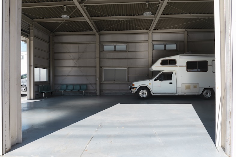 fluct｜【室内】大型車乗入れもできる広々とした空間