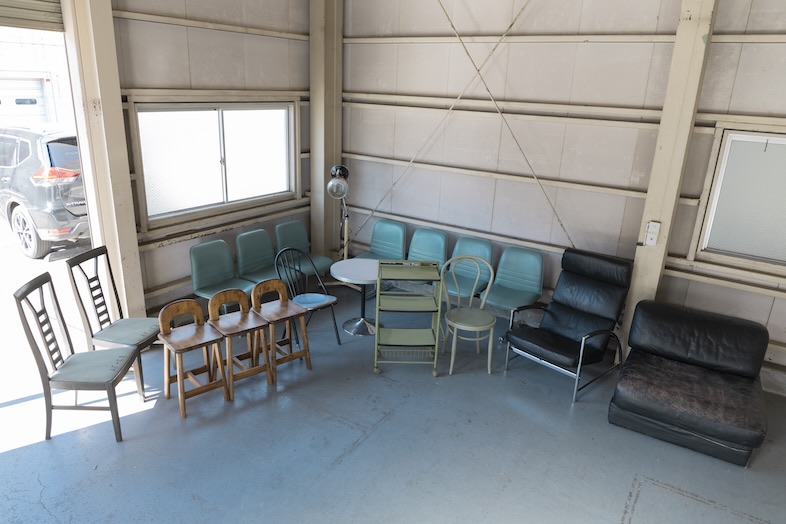 fluct｜【室内】撮影に使用可能な各種チェアを取り揃えています