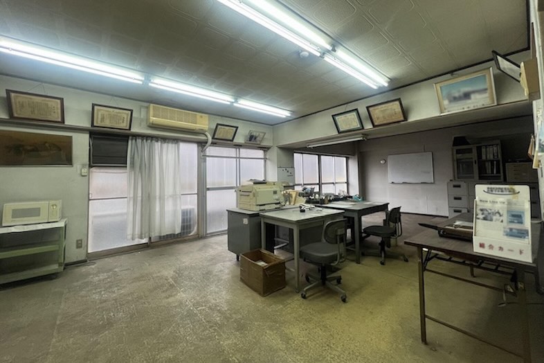 スタジオPia43.板橋工場｜【2F事務所】映画やドラマの会話シーンに◎