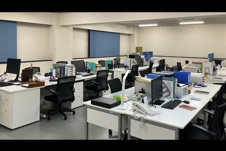 RIMATE A Studios｜【オフィス・中会議室セット】レトロなオフィスの雰囲気で撮影可能