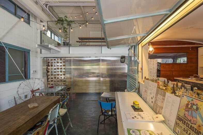 +h café / アッシュカフェ｜カウンターは扉で隠すこともできます