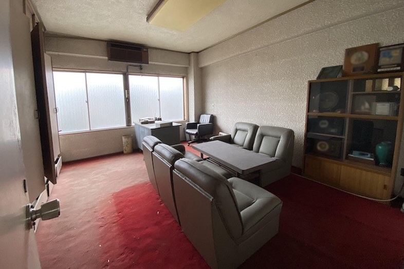 スタジオPia43.板橋工場｜【3F社長室】サスペンスや心理描写の撮影にハマる一室