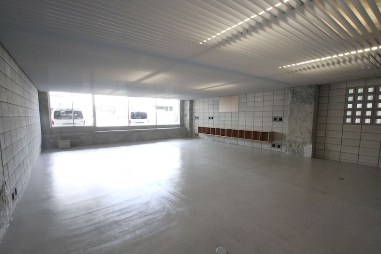 GOBLIN.品川GALELLRY店 -COOL-｜大きな窓から自然光が豊富に差し込みます