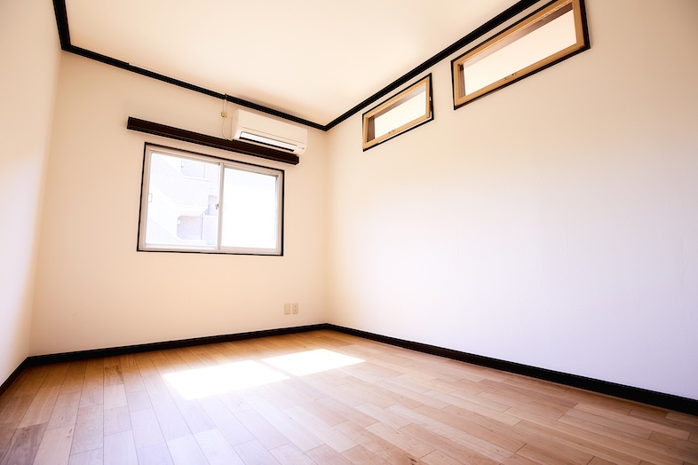 トンボハウススタジオ｜【洋室A】明るく開放的な空間