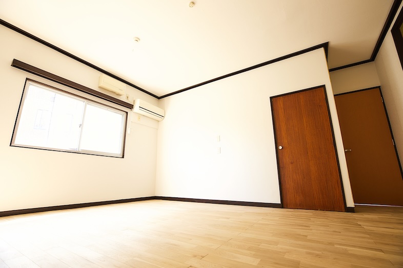 トンボハウススタジオ｜【洋室C】作り込み次第で幅広いシーン設定が可能な洋室が多数