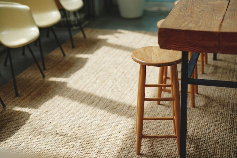 ローズスタジオ南青山｜光と影のコントラストが質感を際立たせるため、ファッションやライフスタイルの物撮りにも◎