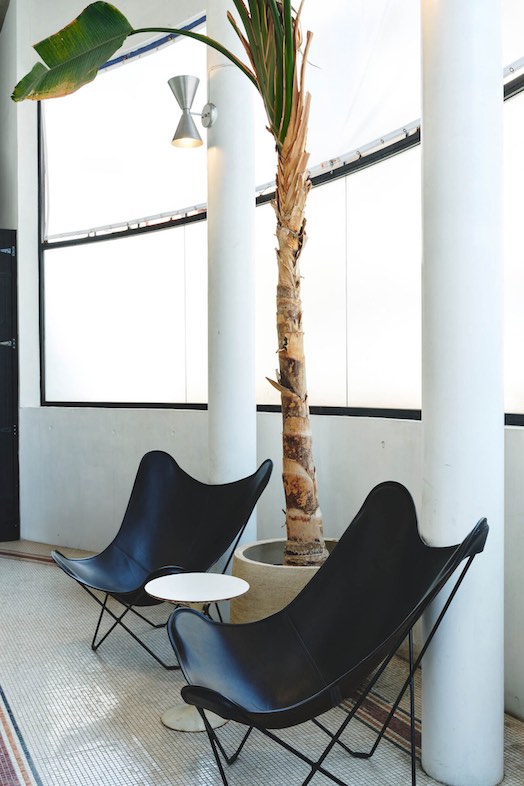 ローズスタジオ南青山｜都会的で洗練されたビジュアルが実現する窓際カット