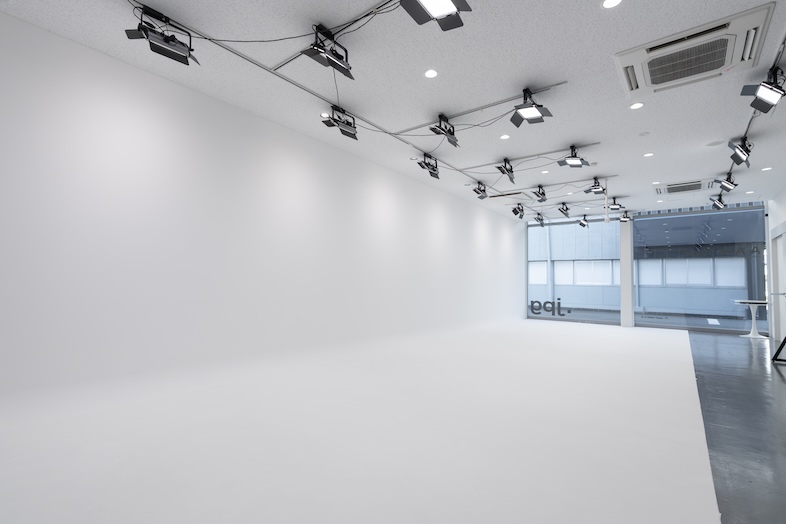 AAA Studio｜【.jpg】人物・大型製品・映像まで一気に対応できる横浜市港北区の白ホリゾントスタジオ