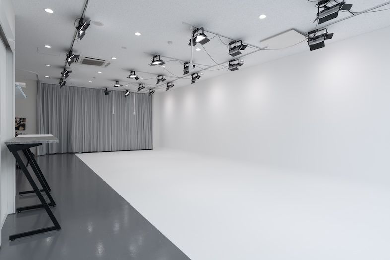 AAA Studio｜【.jpg】完全遮光対応でき、繊細なライティングも自在なため、映像撮影・広告撮影に最適