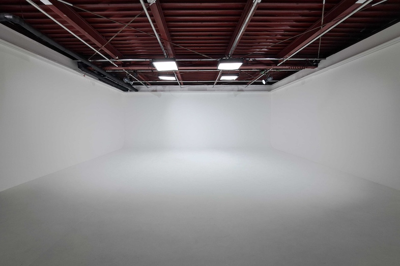 STUDIO X GARAGE｜ホリゾントの撮影スタジオ特集！商品を魅力的に見せるムービー撮影におすすめ