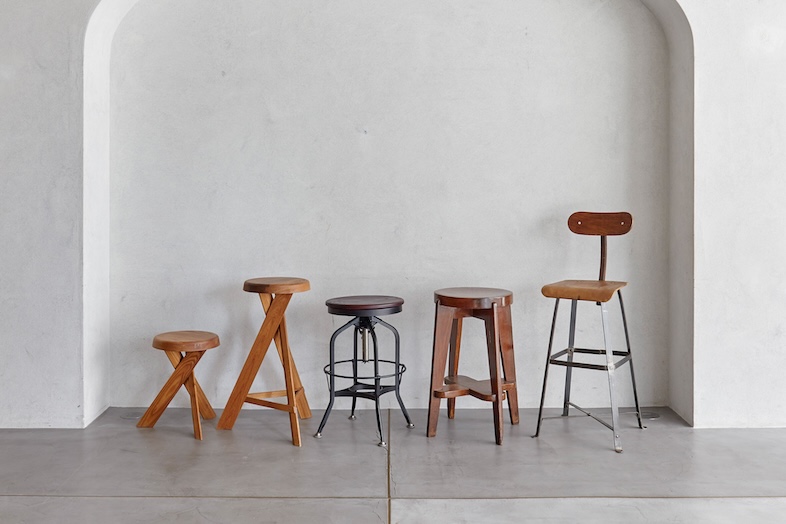 BASE STUDIO AOBADAI 2F +STYLE｜ヴィンテージスツール