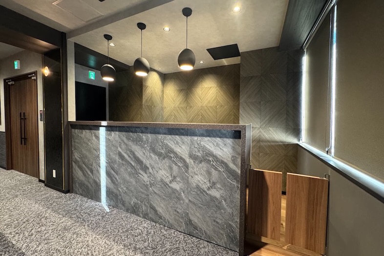 GOBLIN.新橋店 -LOUNGE-｜洗練された受付