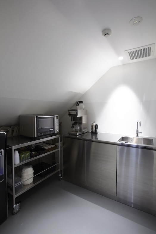 BASE STUDIO AOBADAI 2F +STYLE｜ステンレス簡易キッチンあり