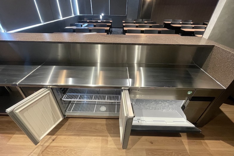 GOBLIN.新橋店 -LOUNGE-｜【5F バーカウンター】飲食持ち込みやケータリング対応可能な設備