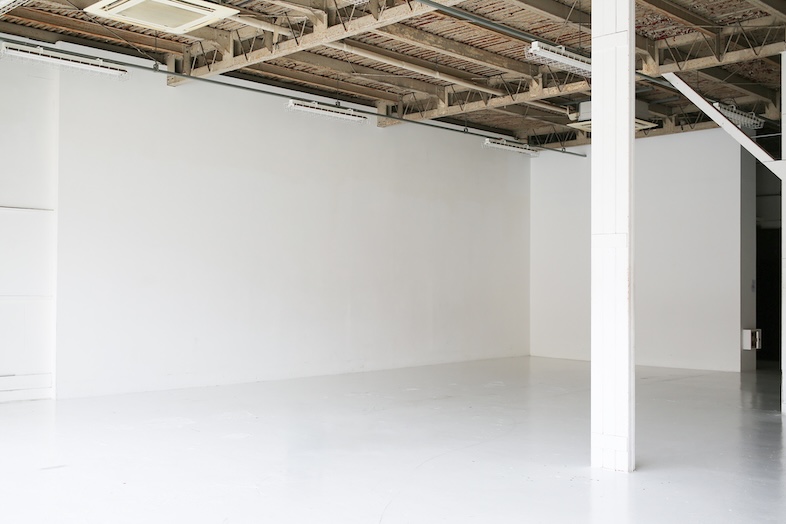 HOXTON STUDIO Garage / Loft｜【Garage】192平米、天井高4.1mの白を基調としたスタジオ