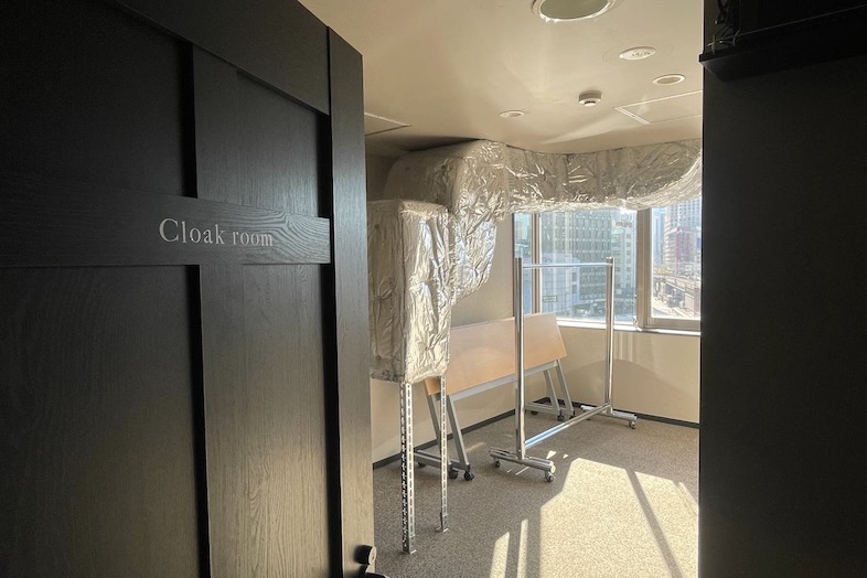 GOBLIN.新橋店 -LOUNGE-｜【5F クローク】出演者待機・メイク・打ち合わせに使える控え室