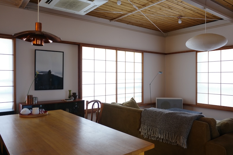 鎌倉スタジオオレンジ｜【2F リビング】家族での団欒シーンや、食事シーンの撮影に最適なリビングダイニング