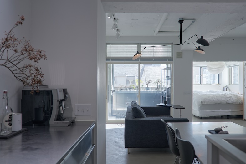 rei no studio｜自然光ポートレートやSNS用写真撮影に最適な窓抜け構図