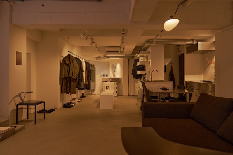 rei no studio｜照明は色温度の変更可能。夕方や夜のような雰囲気にも対応。