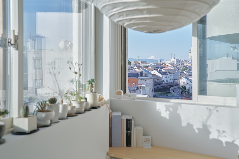 rei no studio｜窓抜けの都会の景色