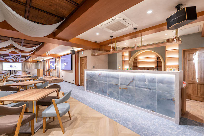 GOBLIN.新橋店 -SALON-｜【7F メインフロア】カウンタースペースもあるのでドリンク提供シーンなども撮影いただけます