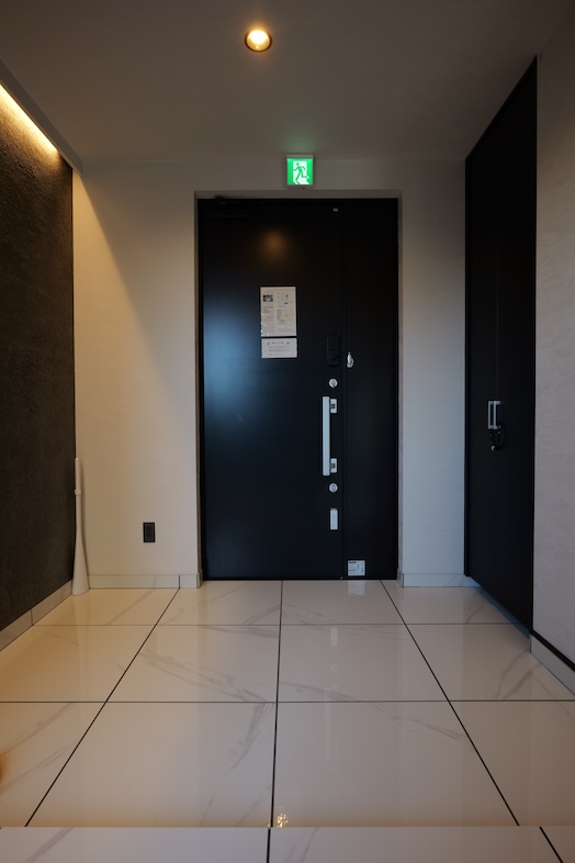 RE:VER北条｜【1F】玄関部は来客シーンや住宅広告撮影に