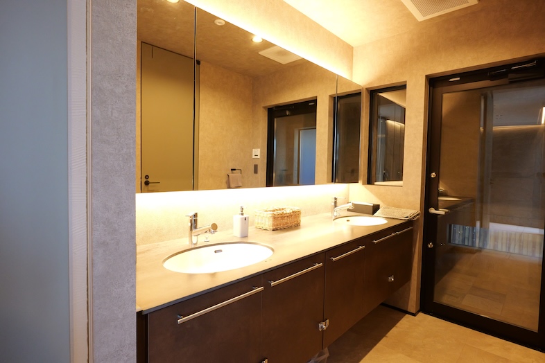 RE:VER北条｜【1F】ホテルライクな洗面スペースは、モーニング/ナイトルーティーン撮影に